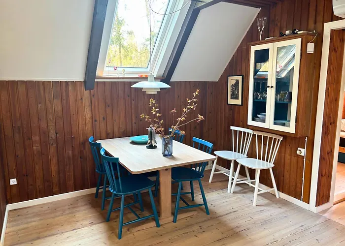Casa de Férias Charming In Asserbo At Tisvilde Hegn